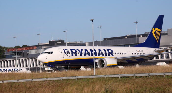 Ryanair, problema per l’Italia pochi voli, no addizionale