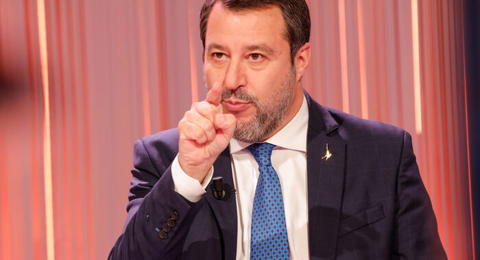 Salvini, scene indegne per sciopero, mai più tollerate