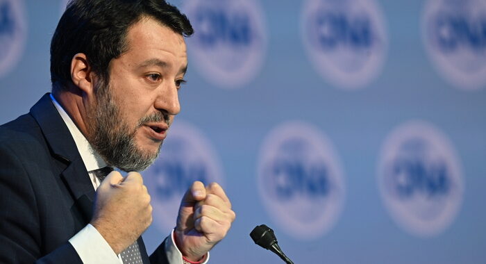 Salvini, se Cgil e Uil non rispettano le regole interverrò