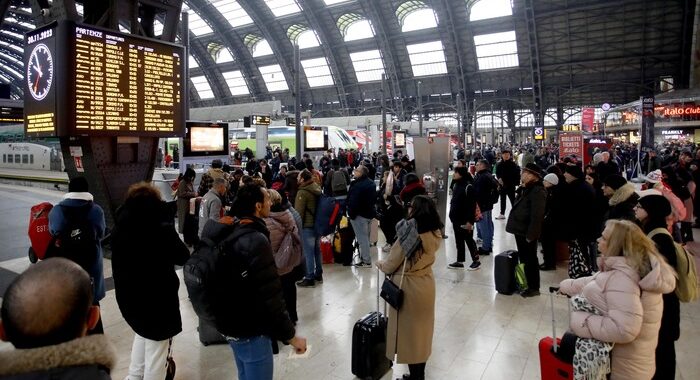 Sindacati, alta adesione sciopero treni, punte del 100%