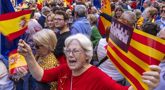 Spagna: Pp, 2 milioni persone in piazza in tutto il Paese