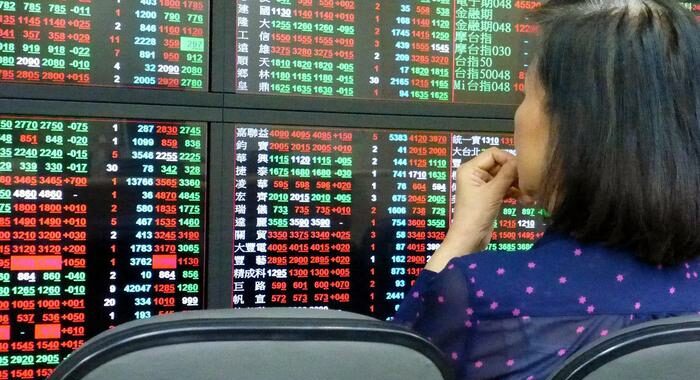 Borsa di Singapore: STI cresce dell’1.2%