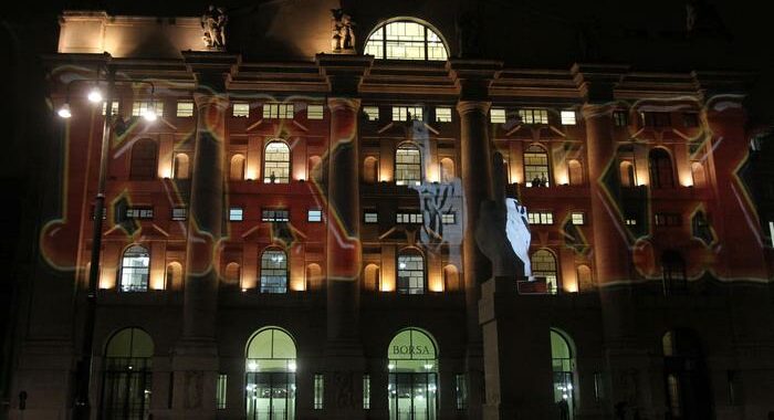 Borsa: Milano chiude in rialzo, +0,64%