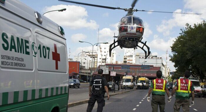 Crolla tetto impianto sportivo in Argentina, 13 morti