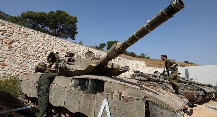 Esercito israeliano, attaccate postazioni di Hezbollah in libano