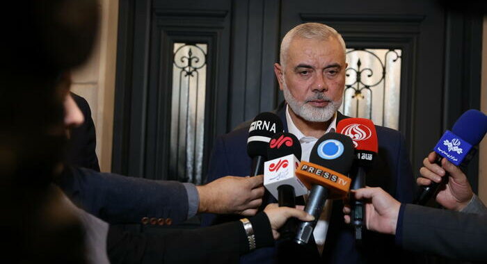 Leader di Hamas Haniyeh al Cairo per negoziati su tregua