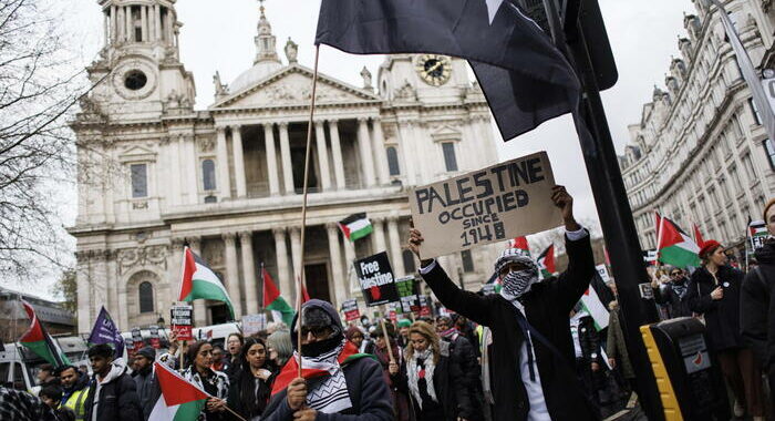 Marcia filo-palestinese a Londra, 13 arresti