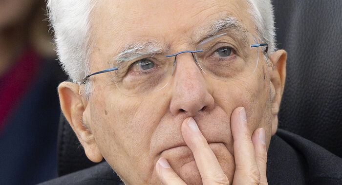 Mattarella, troppi femminicidi, serve uno sforzo più intenso