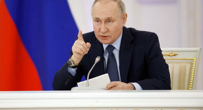 Putin, ‘non arretreremo mai, nessuno può dividerci’