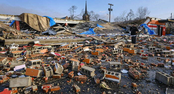 Tornado in Tennessee, almeno sei morti. C’è anche un bimbo