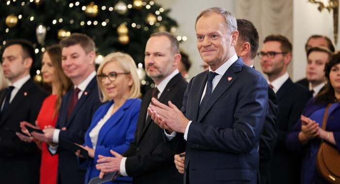 Tusk ha giurato come nuovo premier della Polonia