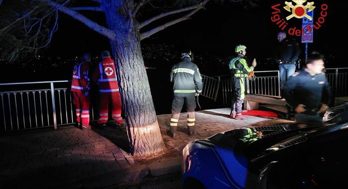 Auto finisce nel lago a Como, morti una donna e un uomo