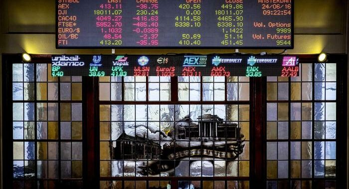 Borsa: l’Europa resta negativa dopo Bce sui tassi, Milano -0,8%