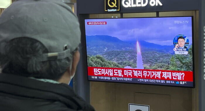 Corea del Nord conferma lancio di un missile di media gittata