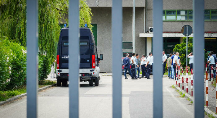 Disordini rientrati nel carcere di Santa Maria Capua Vetere