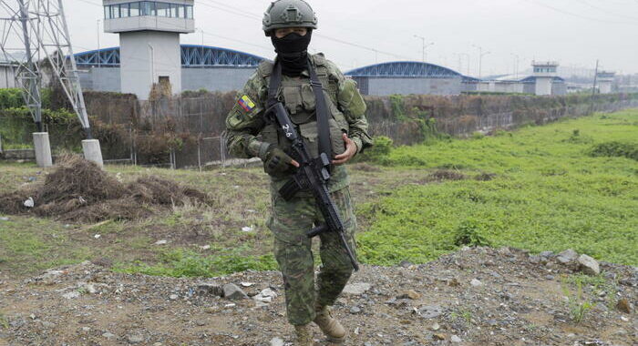 Ecuador: militari fanno irruzione nel carcere di Guayaquil