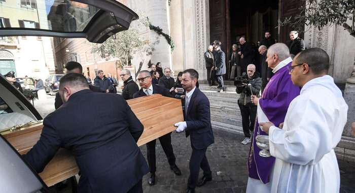 Folla ai funerali di Paolo Graldi a Roma