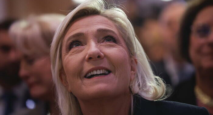 Francia: Le Pen prima in sondaggio politico del Figaro Magazine