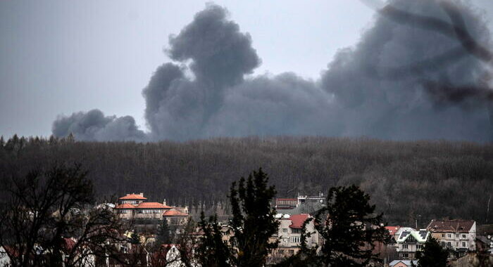 Kiev, attacco russo distrugge museo di Storia di Leopoli