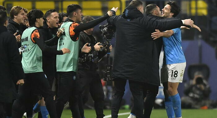 Supercoppa: il Napoli batte 3-0 la Fiorentina e va in finale