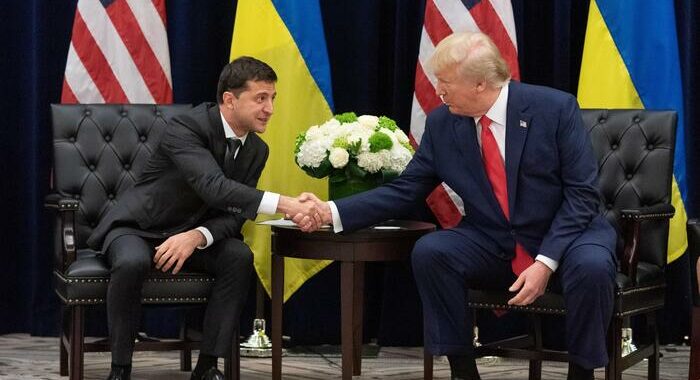 Ucraina: il presidente Zelensky invita Trump a Kiev