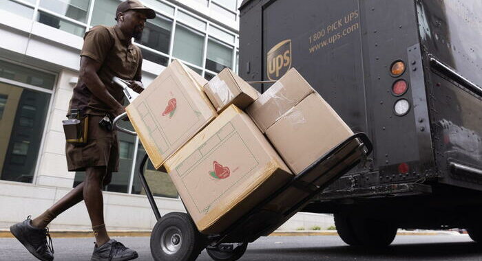 Ups taglia 12.000 posti, risparmio di 1 miliardo