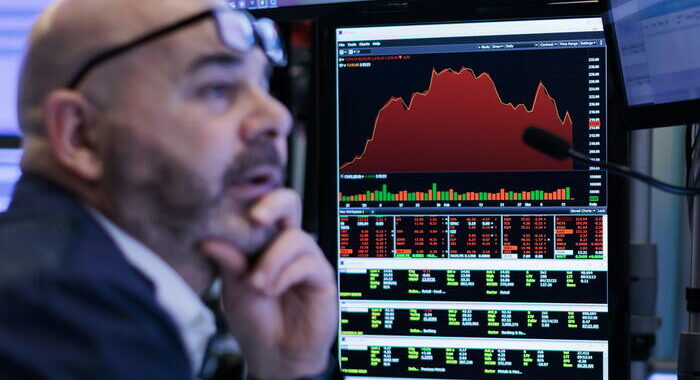 Wall Street negativa in attesa Fed, Dj -0,03%, Nasdaq -1,46%