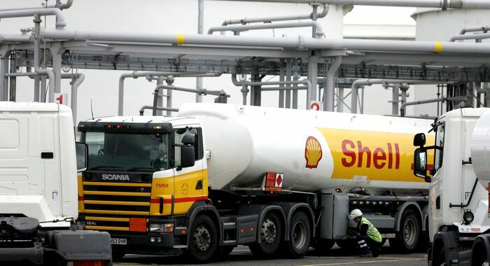 Wsj, Shell sospende le spedizioni attraverso il Mar Rosso