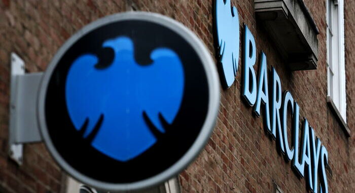 Barclays annuncia stop a finanziamenti di progetti oil&gas