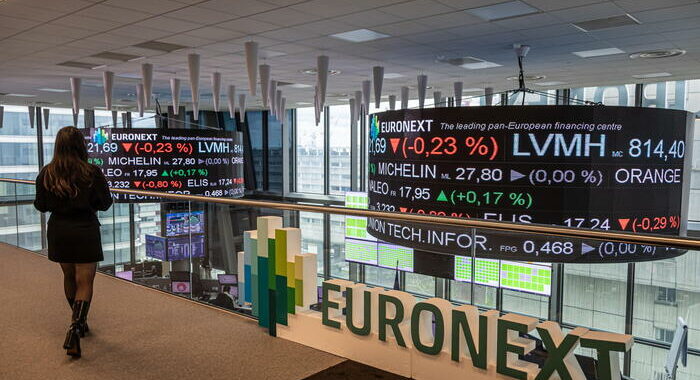 Borsa: Europa positiva in chiusura, Parigi +1,27%, Londra +0,29%