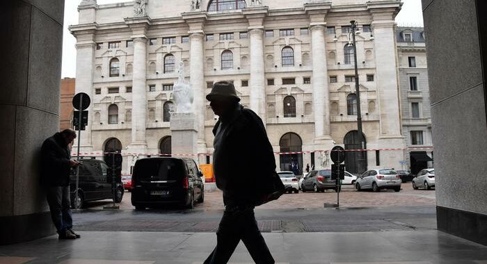 Borsa: Piazza Affari apre in leggero calo, -0,19%