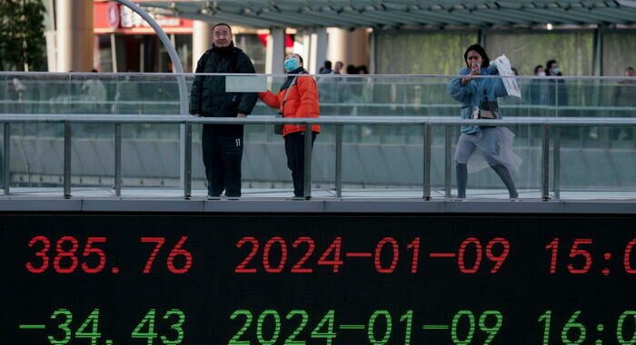 Borsa: Shanghai chiude a +1,27%, Shenzhen a +1,29%