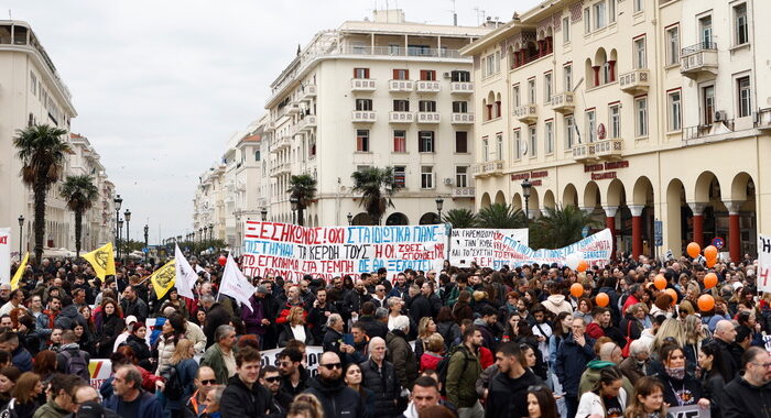 Grecia: più di 20mila persone riunite ad Atene per Tebi