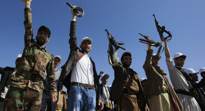 Houthi, intensificheremo attacchi, anche armi sottomarine