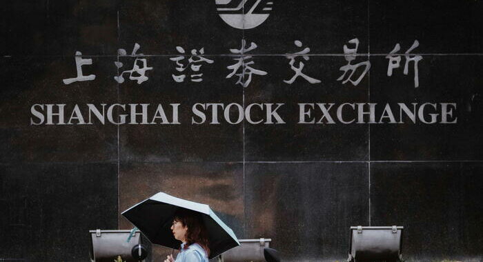 I timori sull’economia affondano le borse cinesi