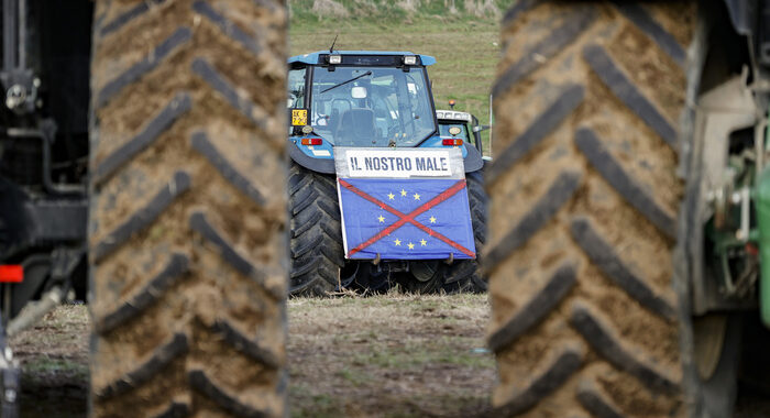 Il governo deposita l’emendamento sul taglio Irpef agraria