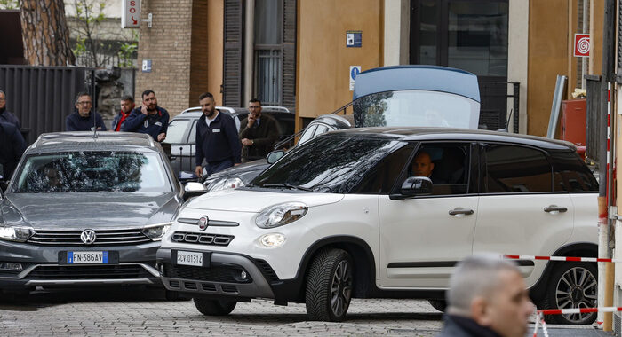 Il Papa in ospedale per “accertamenti diagnostici”