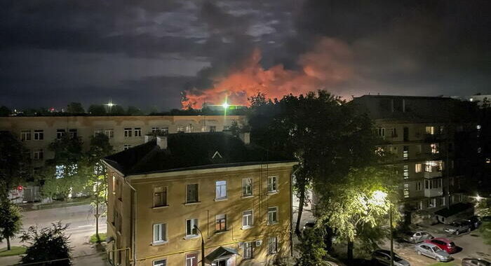 Kiev: abbattuto caccia russo Su-34, l’undicesimo in un mese