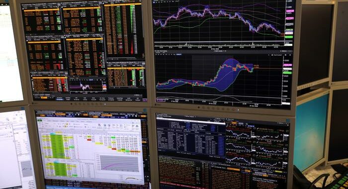 Lo spread tra Btp e Bund apre in in calo a 154 punti