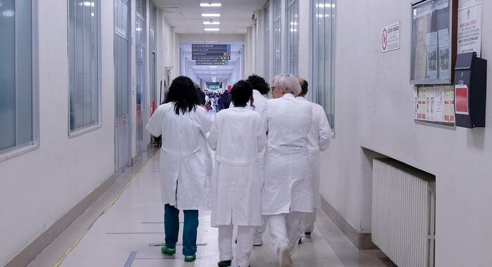 Medici nel Ssn potranno restare al lavoro fino a 72 anni