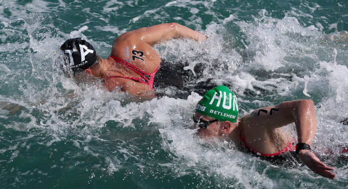 Mondiali di nuoto, Acerenza di bronzo nella 5 km