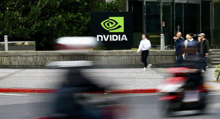 Nvidia sale a Wall Street, vale 2.000 miliardi di dollari