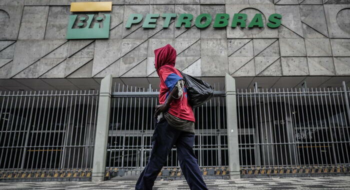 Petrobras, rischio aumento prezzo petrolio per la crisi in Yemen