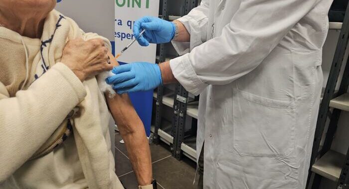 Primo via libera dall’Ue a due vaccini contro l’aviaria H5N1