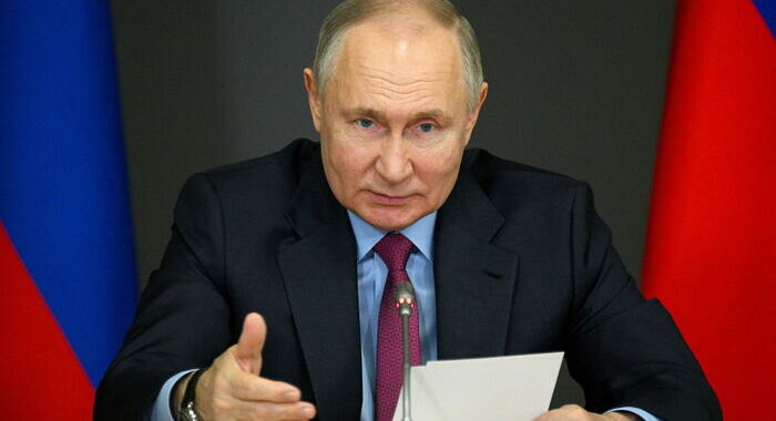 Putin si congratula con i soldati per la cattura di Avdiivka