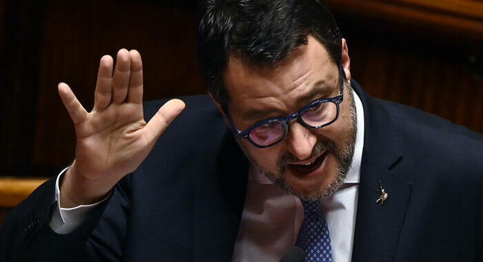 Salvini, giù le mani dalle nostre forze dell’ordine