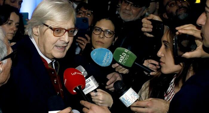 Sgarbi, consegnerò personalmente le mie dimissioni a Meloni