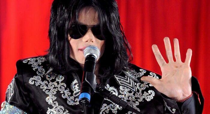 Sony acquista metà catalogo di Michael Jackson, accordo record