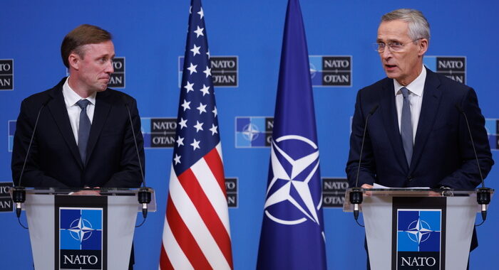 Stoltenberg, vitale che Congresso Usa approvi aiuti a Kiev