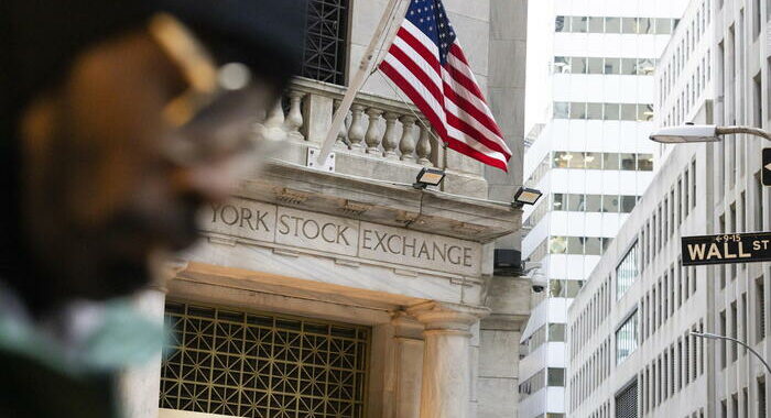 Wall Street apre positiva, Dj +0,04%, Nasdaq +0,26%